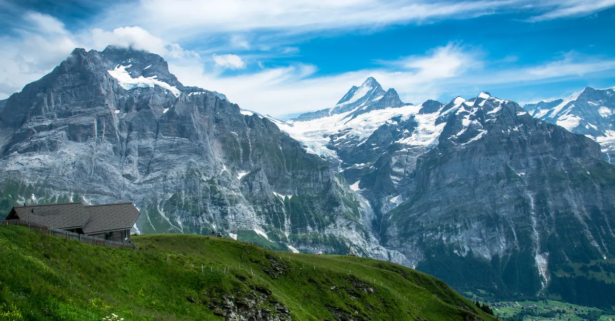 Alpine peaks above Grindelwald／Grindelwald 上方的阿爾卑斯山景